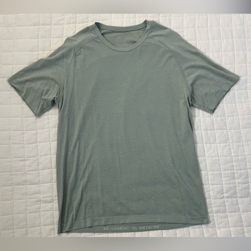 Lululemon Men’s Metal Vent Tech Short Sleeve Shirt Size L Mint Green